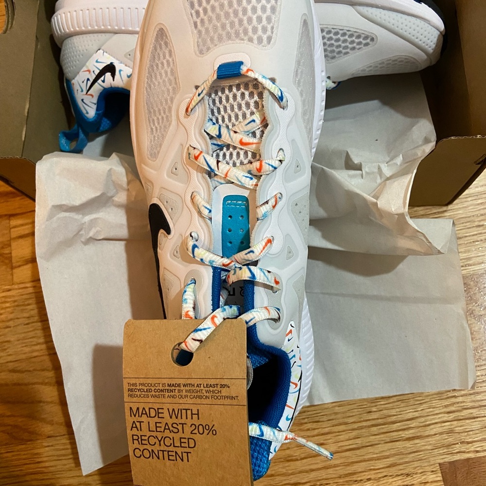 Brand New Nike Air Max Genome - Picture 5 of 6